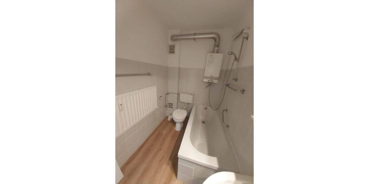 Etagenwohnung Wilhelmshaven Innenstadt - 2 Zimmer, 67 m&sup2;, 399&euro; | Angebot:25775004