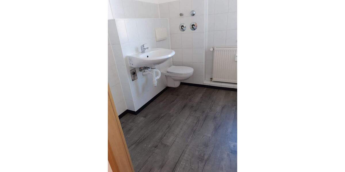 Etagenwohnung Neupetershain - 3 Zimmer, 68 m&sup2;, 408&euro; | Angebot:25799859