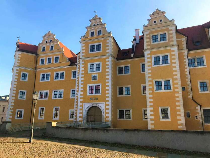 Neu, 5 Zimmer WG geeignet, frisch renoviert mit Balkon! 5 zimmer