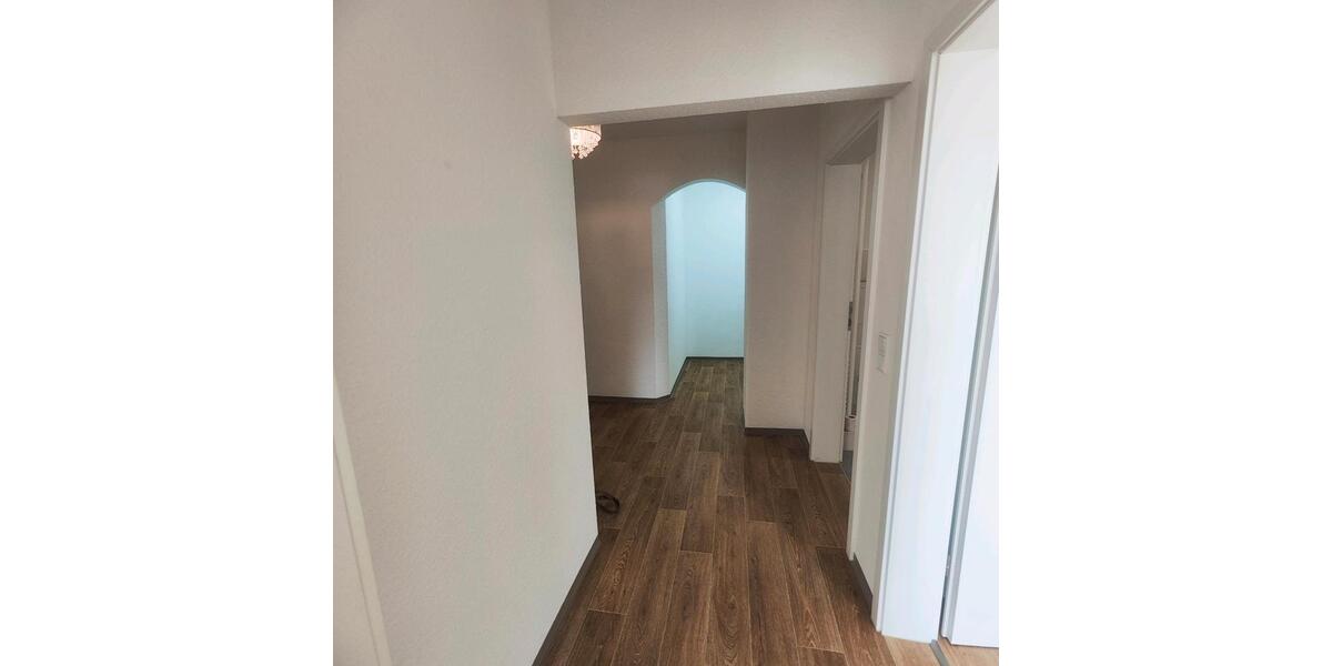 Etagenwohnung Werdau - 3 Zimmer, 81 m&sup2;, 675&euro; | Angebot:26413671