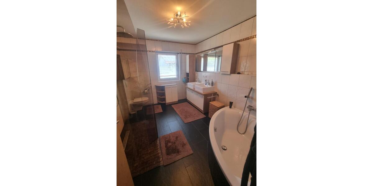 Doppelhaushälfte Niederalteich - 6 Zimmer, 148 m&sup2;, 1.450&euro; | Angebot:26658589