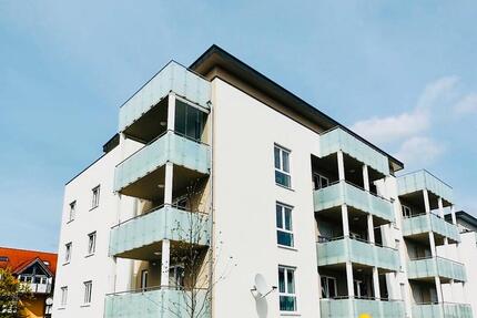 2 12 Zimmer 77qm Wohnung 1.OG + Küche + Garage 2 zimmer