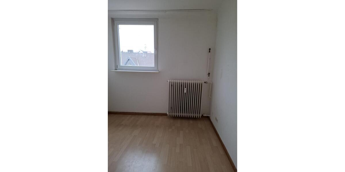 Dachgeschoßwohnung Bous - 3 Zimmer, 90 m&sup2;, 600&euro; | Angebot:25988099