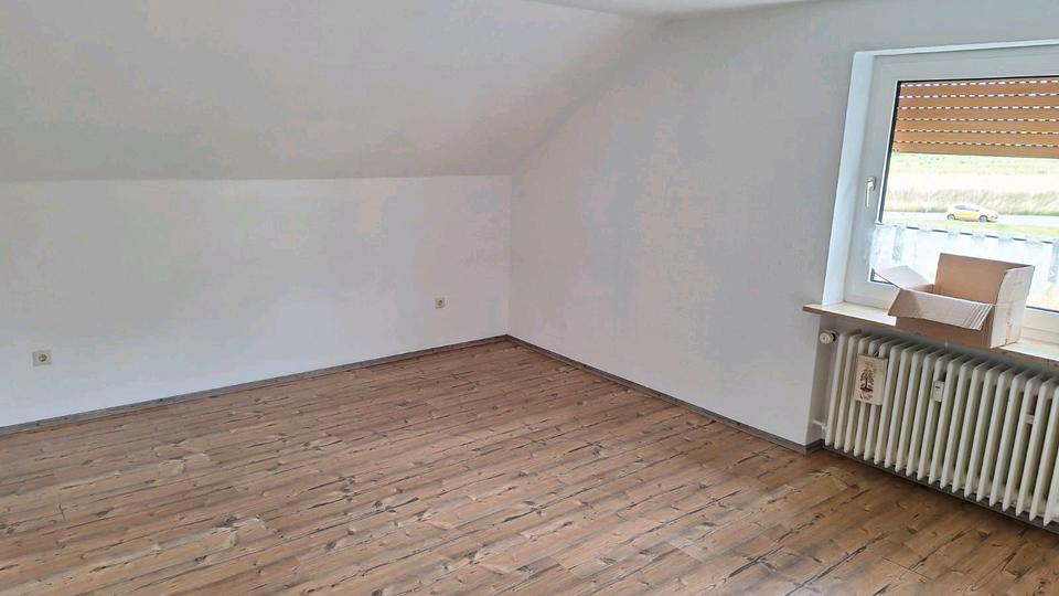 Dachgeschoßwohnung Hof Christiansreuth - 3 Zimmer, 95 m&sup2;, 1.050&euro; | Angebot:24731928
