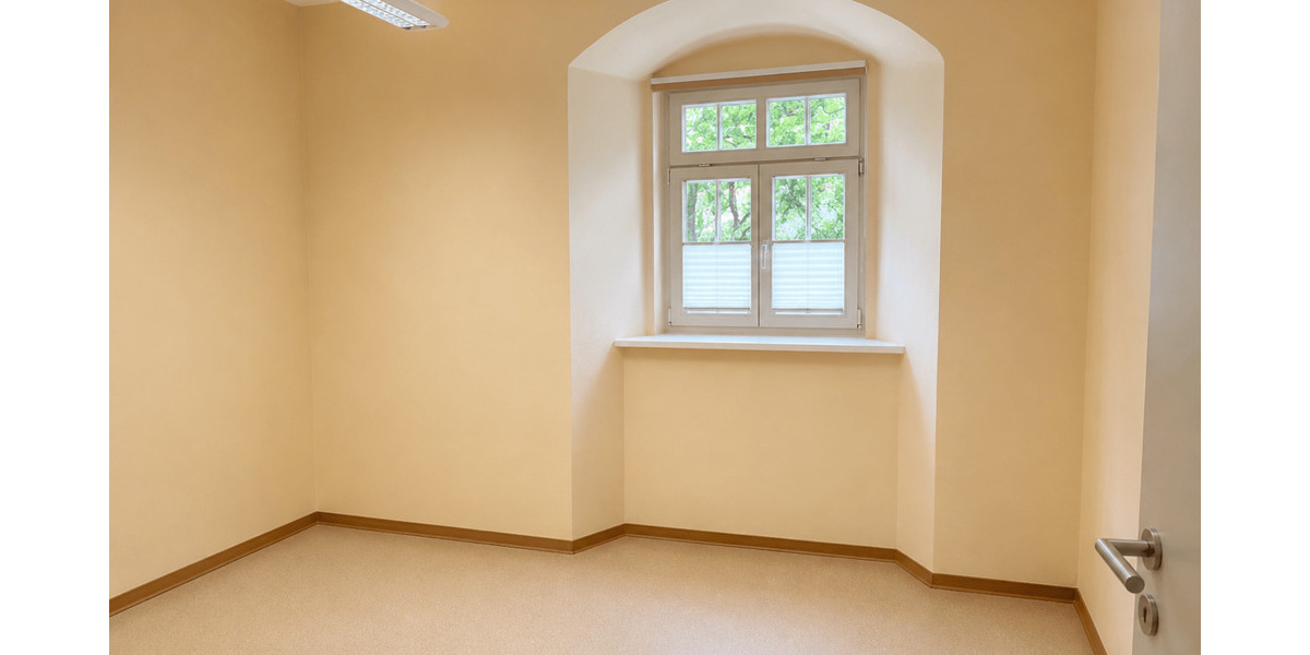 Gewerbeobjekt Bad Langensalza Ufhoven - 9 Zimmer, 133 m&sup2;, 1.200&euro; | Angebot:26657173