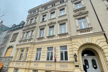 ATLAS IMMOBILIEN: Wunderschöne Altbau Wohnung mit Gäste WC 5 zimmer