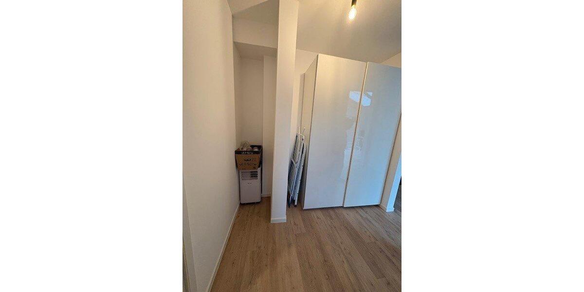 Dachgeschoßwohnung Laatzen - 2 Zimmer, 81 m&sup2;, 1.090&euro; | Angebot:26491367
