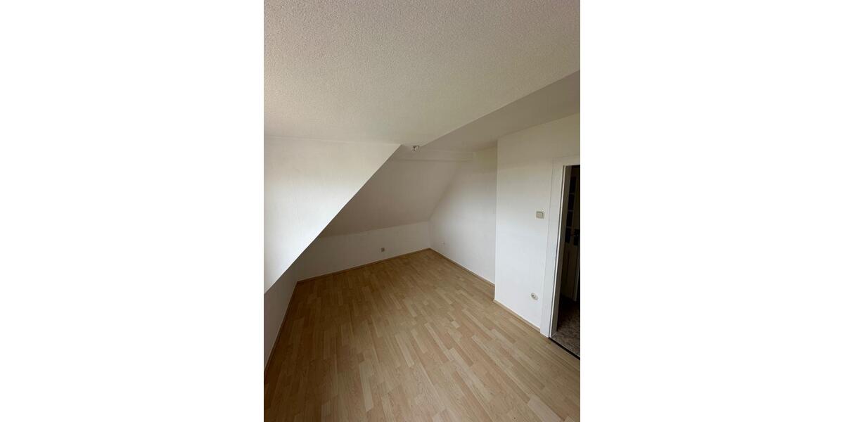 Dachgeschoßwohnung Butzbach - 3 Zimmer, 750&euro; | Angebot:21877612