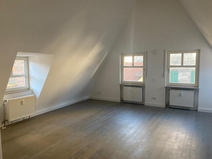 helle Maisonette Wohnung im Herzen von Altdorf - sanierter Altbau zimmer