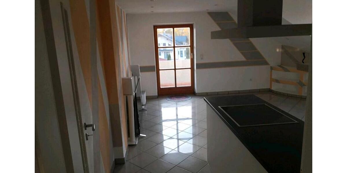 Dachgeschoßwohnung Grafling - 3 Zimmer, 100 m&sup2;, 1.000&euro; | Angebot:26625189