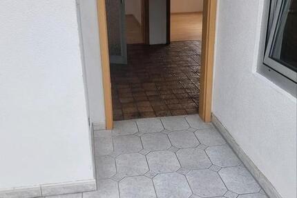 Heller Zimmer Wohnung zu Vermieten zimmer