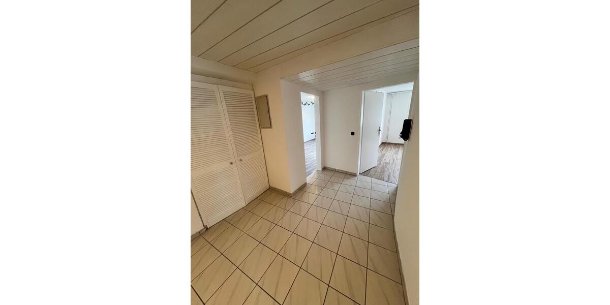 Etagenwohnung Karben - 3 Zimmer, 100 m&sup2;, 1.250&euro; | Angebot:25648824