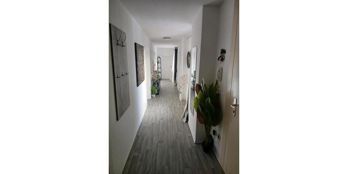 Dachgeschoßwohnung Schweinfurt Gartenstadt - 4 Zimmer, 110 m&sup2;, 750&euro; | Angebot:25752202