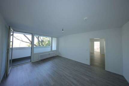 Wohnung Köln Neubrück - 3 Zimmer, 77 m&sup2;, 990&euro; | Angebot:25286391