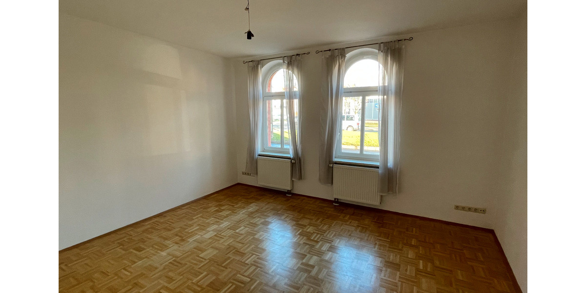 Etagenwohnung Eisenach - 2 Zimmer, 69 m&sup2;, 430&euro; | Angebot:26292843