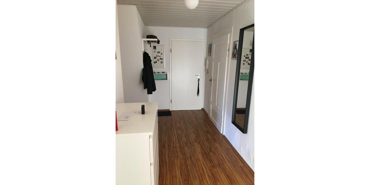 Dachgeschoßwohnung Ellefeld - 5 Zimmer, 93 m&sup2;, 400&euro; | Angebot:25302933