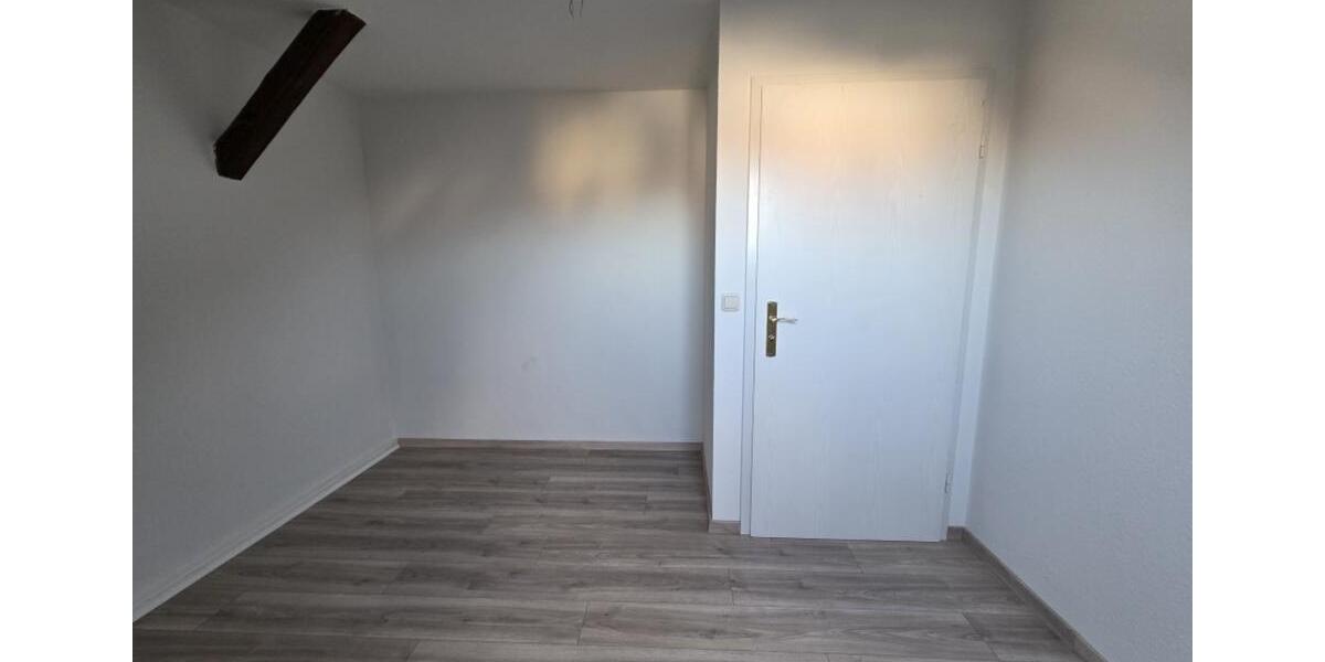 Dachgeschoßwohnung Meißen - 2 Zimmer, 39 m&sup2;, 310&euro; | Angebot:25348830