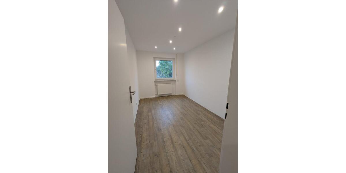 Schönes Haus am Ortsrand von Reichenbach, großes Grundstück 6 zimmer