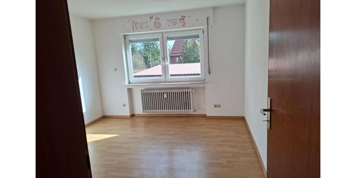 Erdgeschoßwohnung Aalen Dewangen - 4.5 Zimmer, 114 m&sup2;, 1.000&euro; | Angebot:25429298