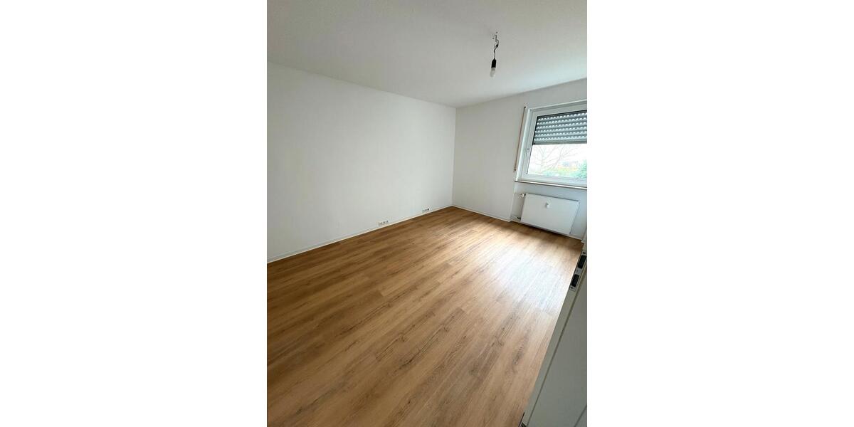 Etagenwohnung Höchberg - 3 Zimmer, 83 m&sup2;, 950&euro; | Angebot:26573309