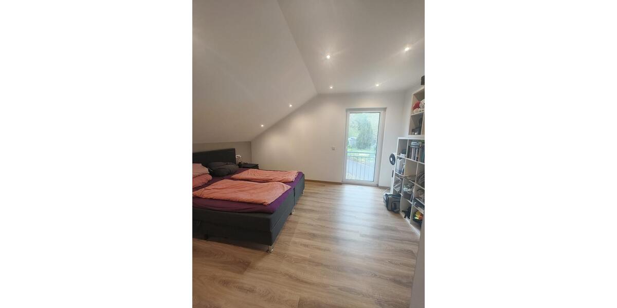 Etagenwohnung Mettendorf - 4 Zimmer, 120 m&sup2;, 1.000&euro; | Angebot:26568279