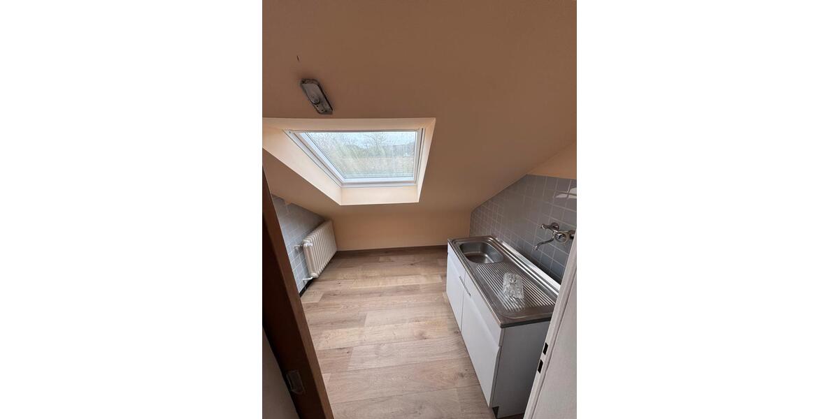 Dachgeschoßwohnung Saarbrücken Malstatt - 3 Zimmer, 70 m&sup2;, 700&euro; | Angebot:26040579