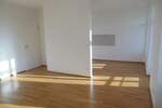 ZentrumOst - Tolle 2-Zi.-Whg., 2 Balkone, ParkettFuBoHeizg. und Lift! 2 zimmer