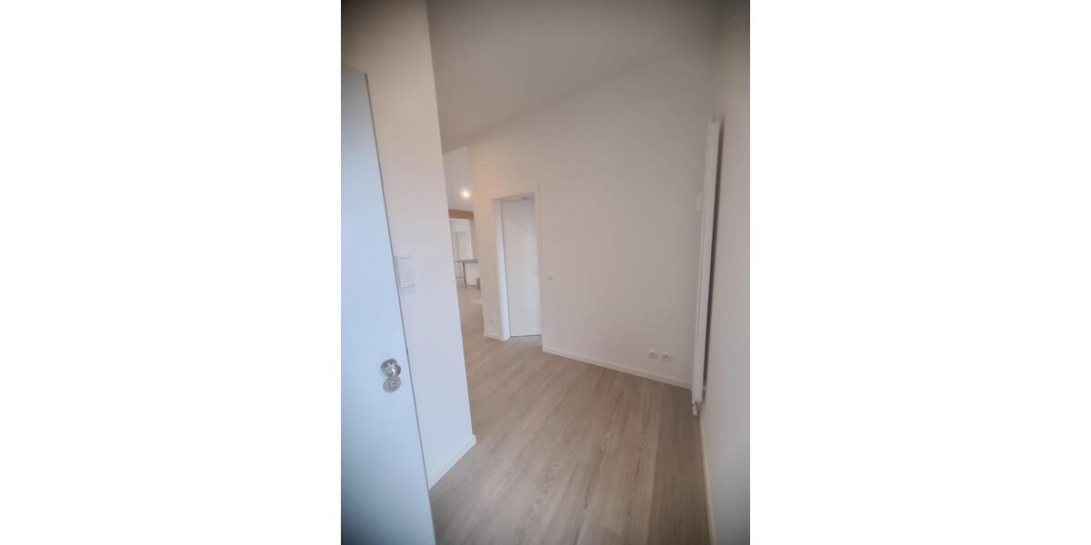 Dachgeschoßwohnung Weiden in der Oberpfalz - 3 Zimmer, 95 m&sup2;, 1.350&euro; | Angebot:24781194