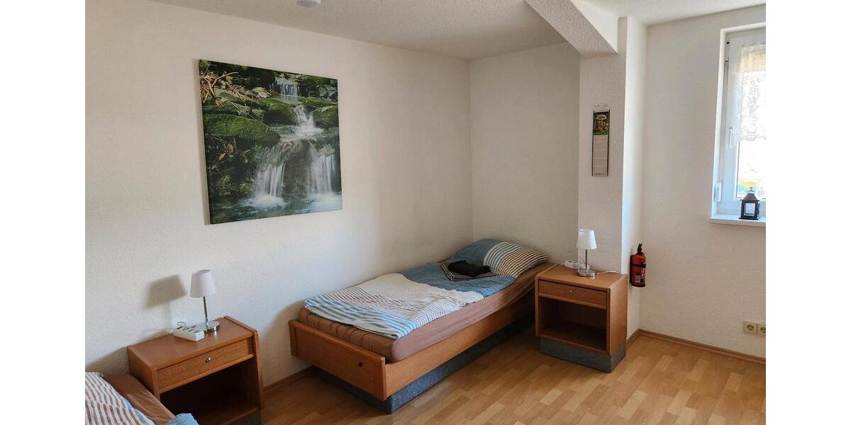 Wohnen auf Zeit Rosenberg - 10 Zimmer, 100 m&sup2;, 25&euro; | Angebot:23082906