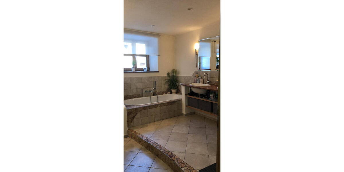 Mehrfamilienhaus, Wohnhaus Bad Endorf Hemhof - 5 Zimmer, 157 m&sup2;, 1.550&euro; | Angebot:26794399