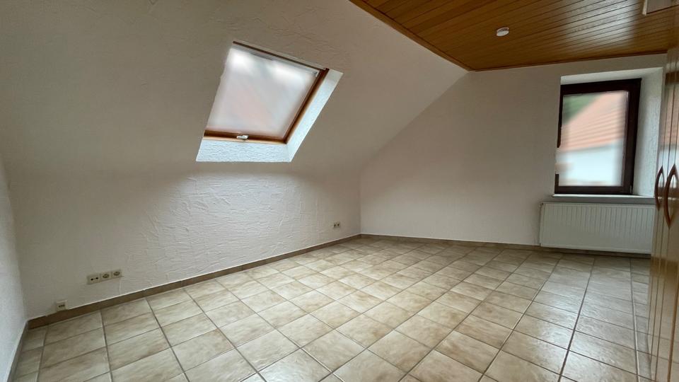 Doppelhaushälfte Bad Dürkheim - 5 Zimmer, 170 m&sup2;, 1.500&euro; | Angebot:25397053