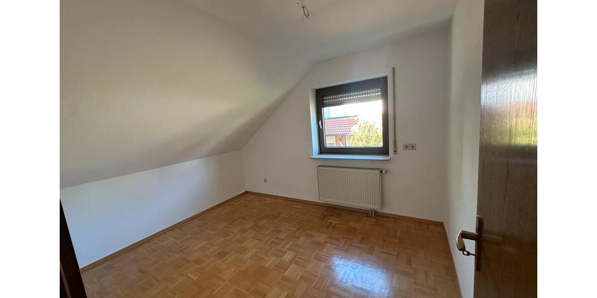 Dachgeschoßwohnung Herbrechtingen - 3 Zimmer, 100 m&sup2;, 1.500&euro; | Angebot:26639178