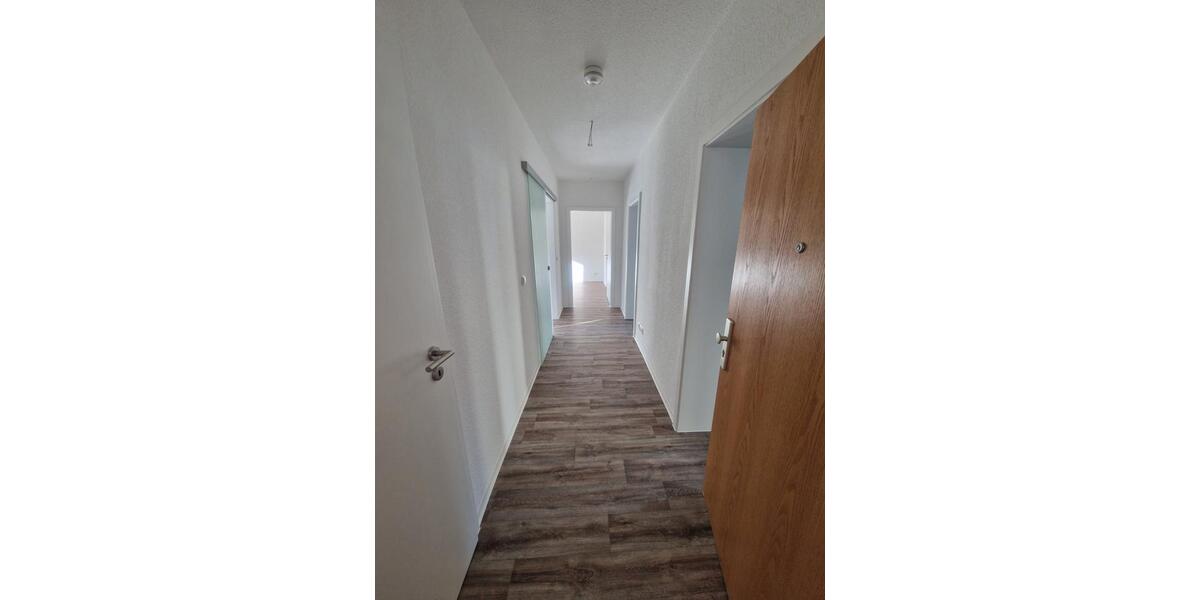 Etagenwohnung Schönebeck (Elbe) - 3 Zimmer, 86 m&sup2;, 695&euro; | Angebot:26266523