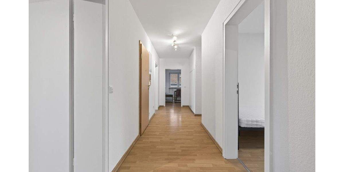 Teilmöblierte 5 Zimmerwohnung mit 2 Balkonen in Karlsruhe-Knielingen ab sofort zu vermieten 5 zimmer