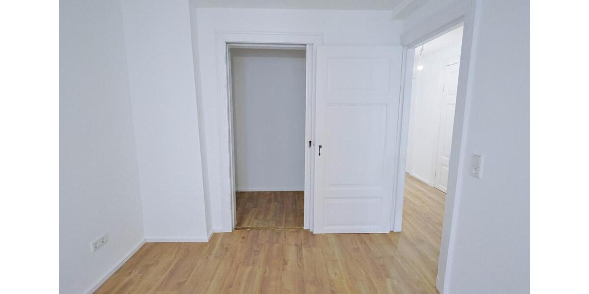Dachgeschoßwohnung Oldenburg Dobbenviertel - 5 Zimmer, 137 m&sup2;, 1.438&euro; | Angebot:25872609