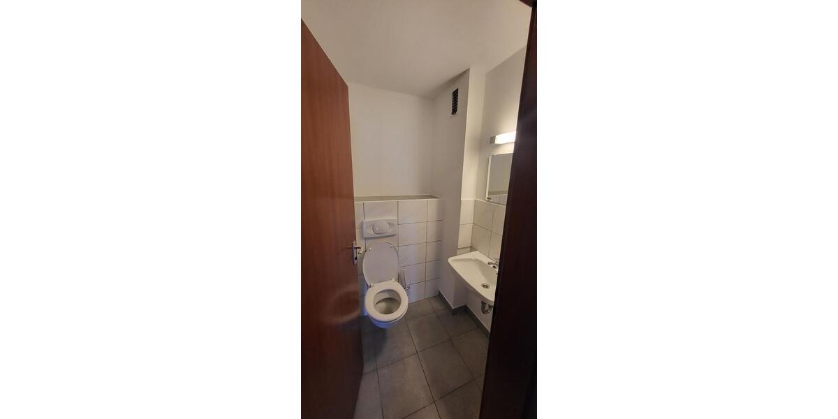 Wohnen auf Zeit Reutlingen Altenburg - 4 Zimmer, 98 m&sup2;, 1.200&euro; | Angebot:25640221