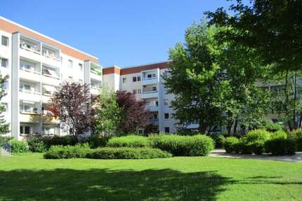 Wohnung Berlin Hellersdorf - 1 Zimmer, 35 m&sup2;, 296&euro; | Angebot:25236296