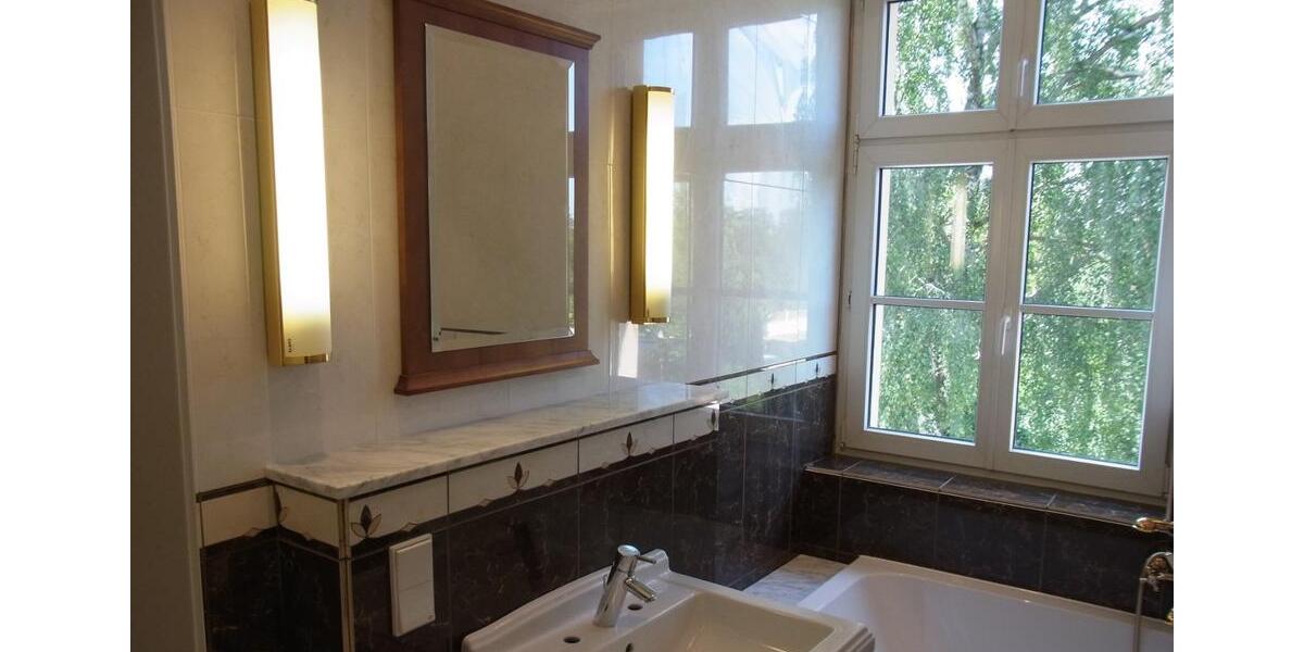 Erdgeschoßwohnung Leuna - 3.5 Zimmer, 117 m&sup2;, 1.149&euro; | Angebot:25349510