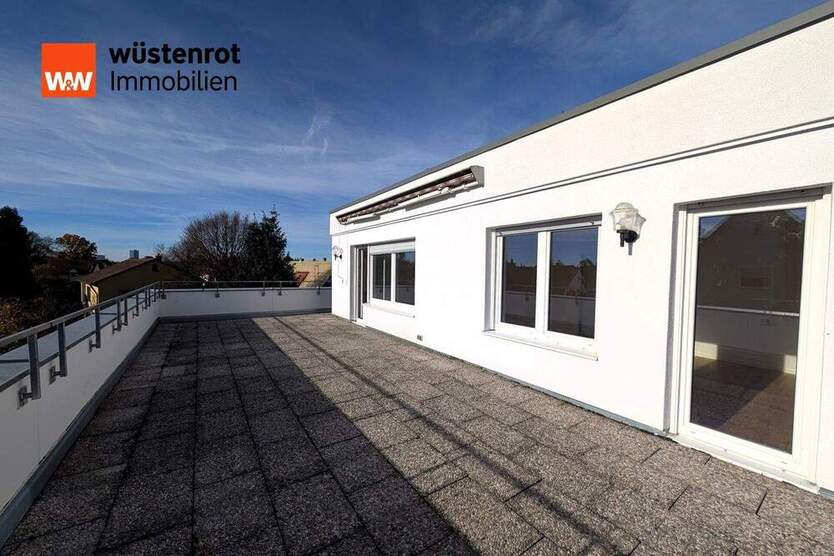 Sanierte 2 Zimmer Dachterrassenwohnung in ruhiger Lage von Kirchtrudering 2 zimmer