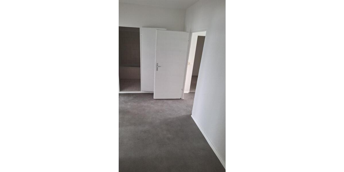 Etagenwohnung Zehdenick - 4 Zimmer, 67 m&sup2;, 410&euro; | Angebot:25646526