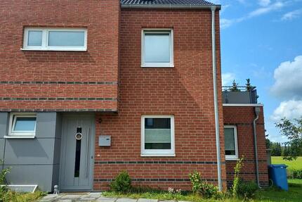 Exklusive 3-Zimmer-Doppelhaushälfte Bj. 2022 mit Terrasse, Balkon
