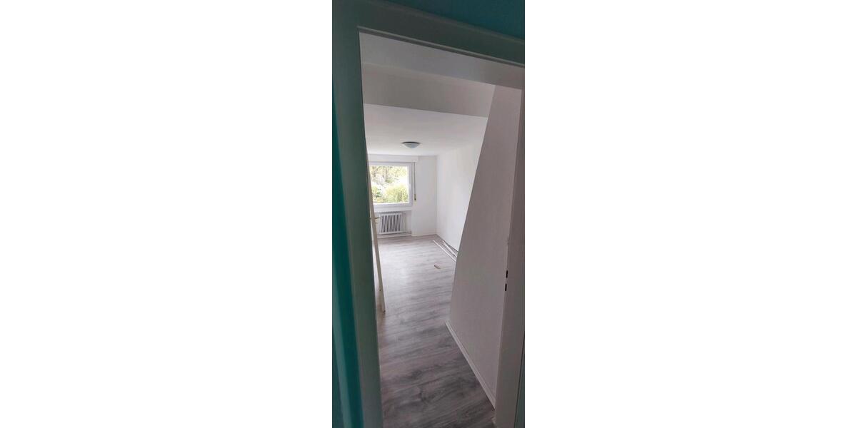 Dachgeschoßwohnung Solingen Central - 2.5 Zimmer, 75 m&sup2;, 890&euro; | Angebot:26652888