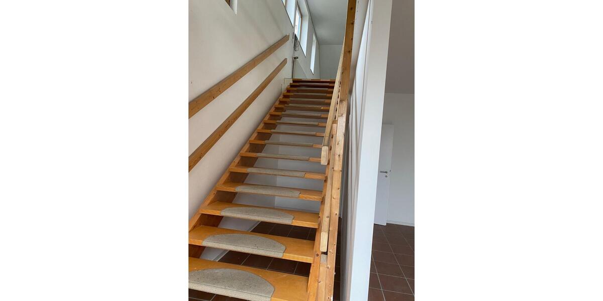 Onlinehandel Lager Hobbyraum mit Büro und Toilette zimmer