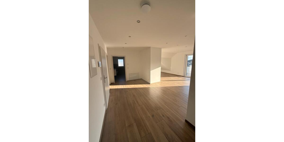 Dachgeschoßwohnung Breuberg - 4 Zimmer, 114 m&sup2;, 1.200&euro; | Angebot:26577804