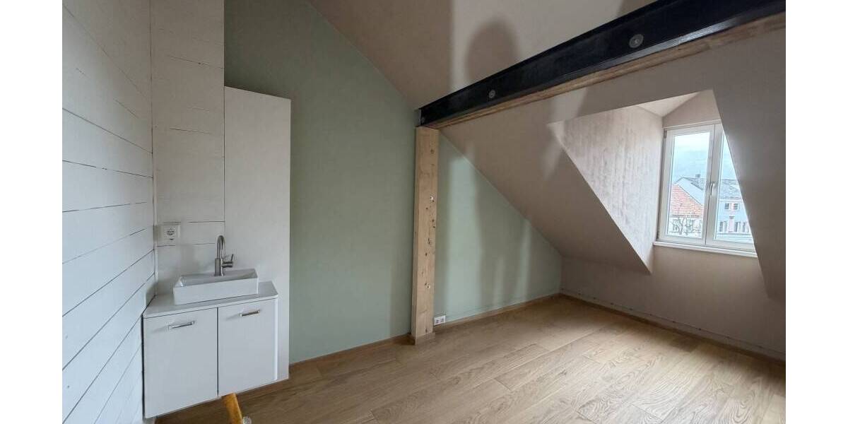 Etagenwohnung Erlangen Innenstadt - 4 Zimmer, 90 m&sup2;, 1.650&euro; | Angebot:26015681