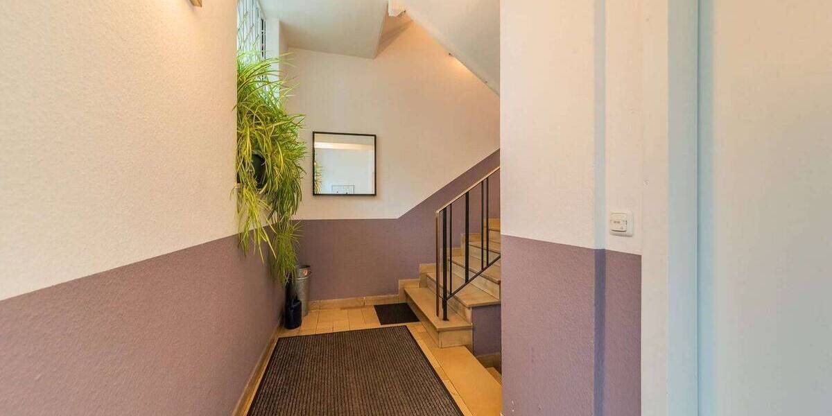 Etagenwohnung Frankfurt am Main Sachsenhausen - 2 Zimmer, 62 m&sup2;, 1.700&euro; | Angebot:26076041