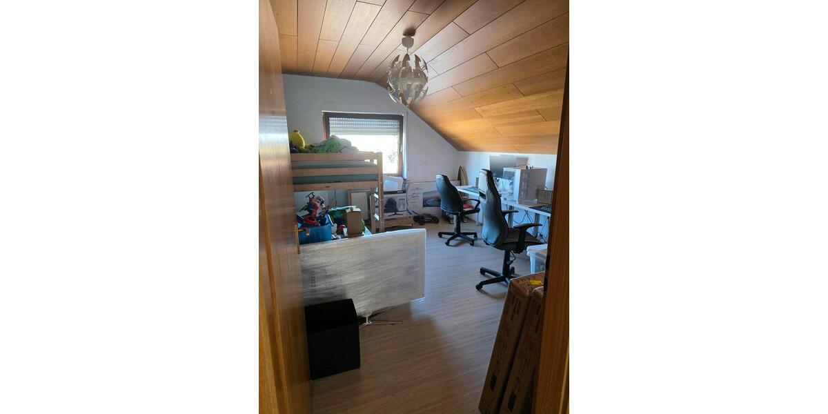 Dachgeschoßwohnung Waghäusel - 2 Zimmer, 90 m&sup2;, 975&euro; | Angebot:26676215