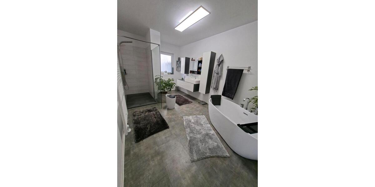 Bungalow Erbach - 3 Zimmer, 110 m&sup2;, 1.400&euro; | Angebot:25977485