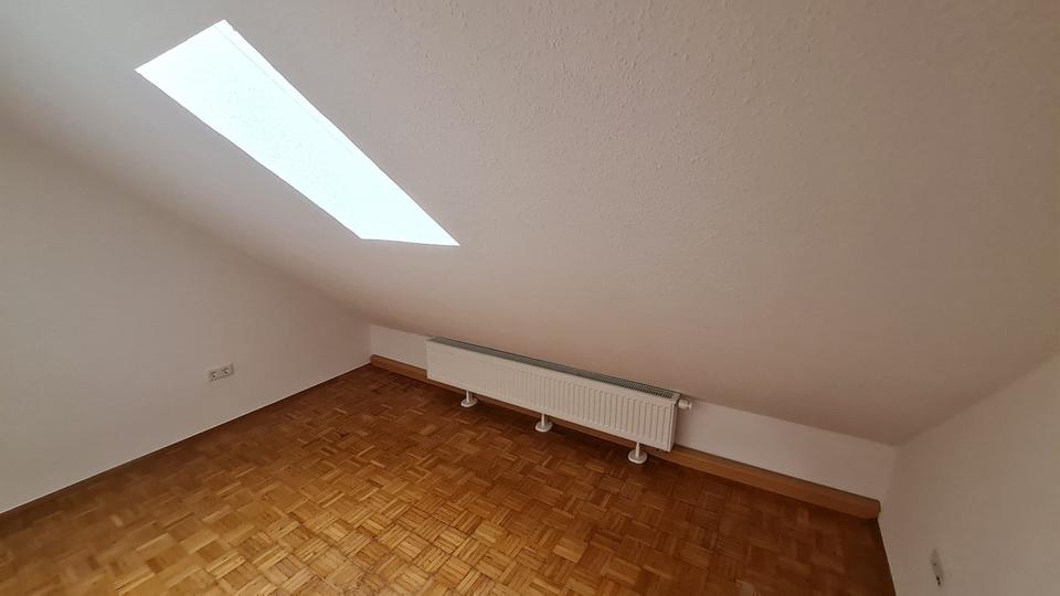 Dachgeschoßwohnung Vellmar - 2.5 Zimmer, 56 m&sup2;, 620&euro; | Angebot:25022418