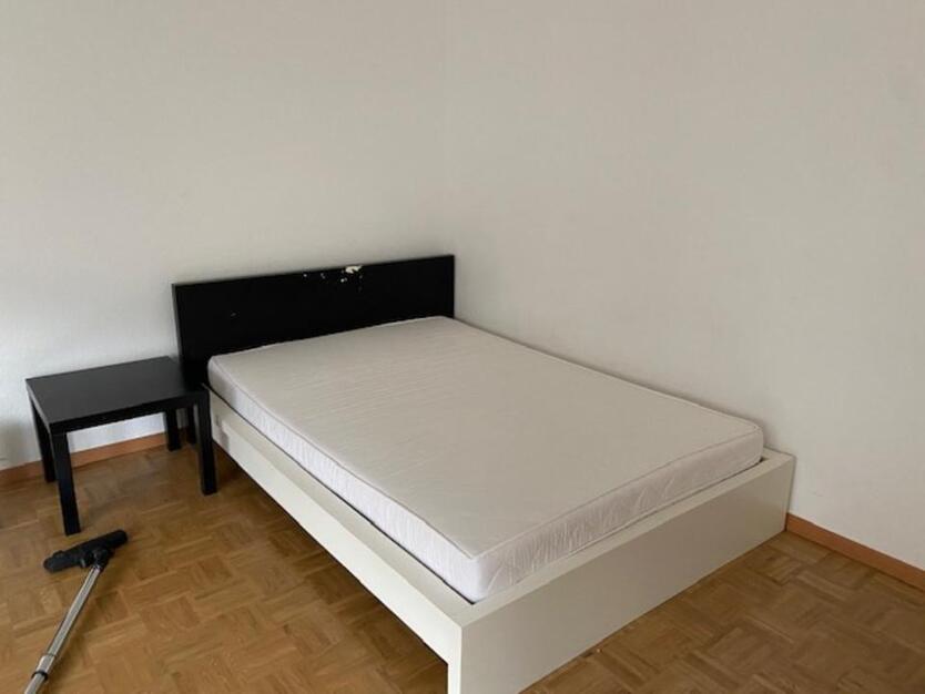 Schönes, möbliertes WG-Zimmer in zentraler Lage in Reutlingen